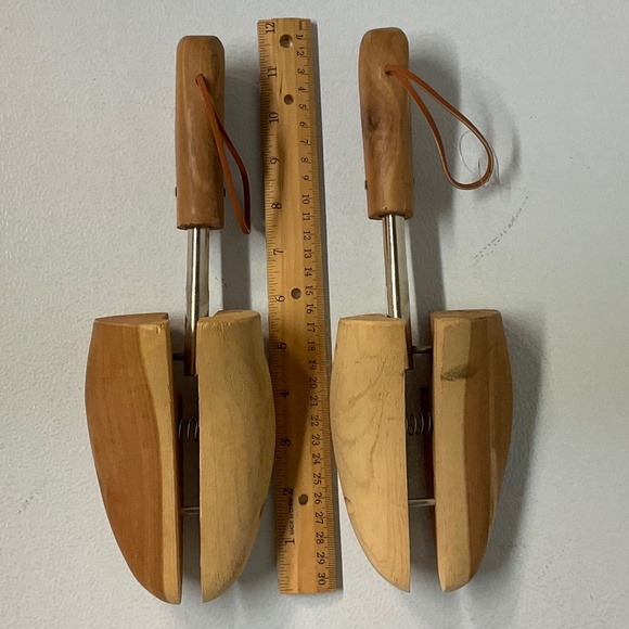 Vintage Men’s Wooden Shoe Trees - Picture 2 of 4